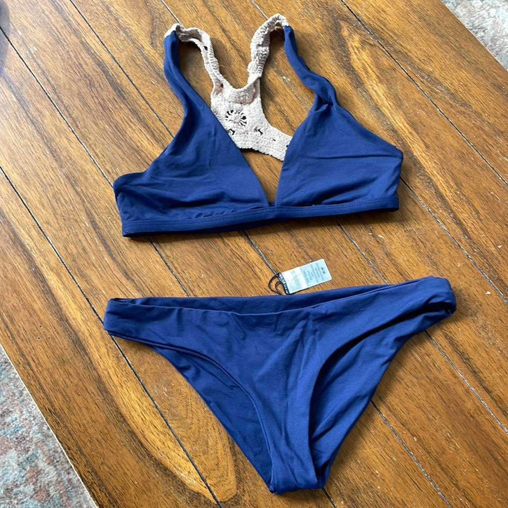 L Space bikini with crotchet back, size M